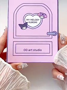 Sanrio บ้านสำหรับเด็กเล่น: Melody และ Kuromi Quiet Book ตุ๊กตาสำหรับการศึกษา สำหรับเล่นบ้านสำหรับเด็กเล่นสัญลักษณ์ของเล่น