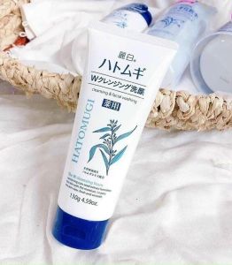 Sữa Rửa Mặt Dưỡng Da Nhật Bản HATOMUGI