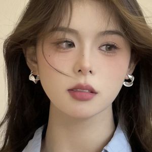 Twisted Ear Cuff Geometric Minimalist Style Womens Fashion Jewelry Simple Yet Elegant Cold Tone Metal Ear Studs Pair