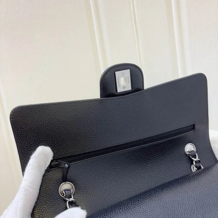 (Pre-loved)%20Chanel%20Medium%20Classic%20Flap%20CF%20in%20Black%20Caviar%20and%20SHW%20(Model:%20A01112)%20-%20Image%207