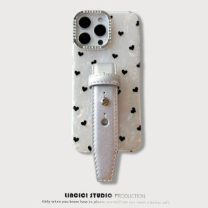 Black White Heart Ins Style Phone Case with Wristband for  17 16 14 15promax Huawei Mate60 pro 13 Retro Original 12 Protective Soft Shell Anti-fall