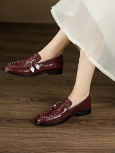 Handmade Metal Rivet Slip-On Leather Shoes Womens Neutral Style Rubber Bottom Flats Fashionable British Style round Toe Loafers
