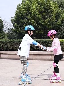 สไปเดอร์แมน หมวกกันน็อคเด็ก อุปกรณ์เซฟตี้ 7 ชิ้นสนับกันกระแทก อุปกรณ์กันล้มเด็ก