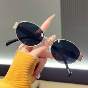 Kính Râm Nữ Thương Hiệu Cao Cấp UV400 Gọng Kim Loại Thời Trang Kính Mắt Ngoài Trời Kiểu Dáng Gợi Cảm Thích Hợp Cho Trang Phục Thường Ngày