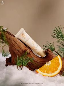 RUYI | Moisturizing Hydration Prevent Cracks Remove Dead Skin Lip Oil Balm