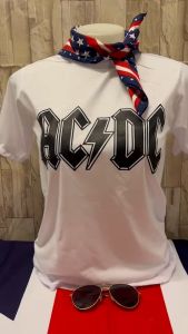 เสื้อยืดแขนสั้นคอกลมสกรีนลายช-ญใส่ได้จ้า