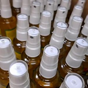 น้ํามันเหลือง สินค้า OTOP หม่องน้ํา ไพลสดอํานาจเจริญขวดแก้ว ขนาด 120 ซีซี