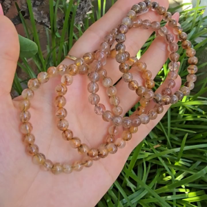 Q1568 Vòng Thạch Anh Tóc Nâu đá tự nhiên màu nâu sáng đeo tôn da - Phong Thuỷ TUDO