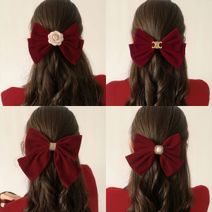 กิ๊บติดผมผีเสื้อสีแดงพร้อมโบว์ผ้ากำมะหยี่สำหรับผู้หญิง กิ๊บติดผมหรูหรา หรูหรา หลากหลายสไตล์ ที่ปรับแต่งได้ สไตล์เกาหลี ของขวัญวันเกิด