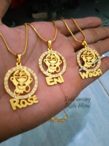 Kalung Nama Doraemon: Warna Silver & Emas Tahan Lama Anti Karat - Zedd Jewelry