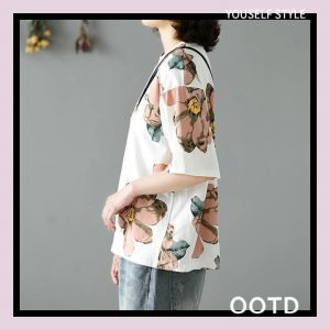 LHFriday ส่งไวอยู่ไทย เสื้อยืดคอกลมแฟชั่น งานพิมพ์ลาย ดอกไม้สวยๆ มี4สี ให้เลือกแมทช์ ทรงสวยผ้าใส่สบายระบายอากาศได้ดี มันเริ่ดนะว่าไม่ได้แถมราคาน่ารักมาก ต้องจัดแล้ว