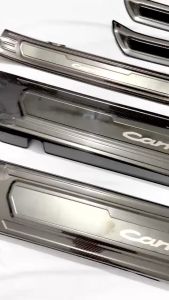 Ốp Bậc Chân Vân Carbon Xe KIA CARNIVAL 2022-23 Mẫu Vân Carbon Cao Cấp