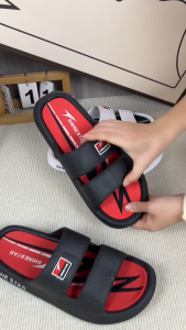 【Cope with the rainy season + high temperature!】slippers for men Quick-drying no stuffy feet no slippage when treading water