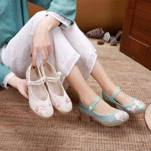 รองเท้าใส่กับชุดฮั่นฝูแบบใหม่รองเท้าปักลายสไตล์โบราณสำหรับผู้หญิงรองเท้าผ้าสไตล์ปักกิ่งแบบเก่ารองเท้าใส่ชงชาส้นสูงเพิ่มความสูงรองเท้าชั้นเดียวสไตล์จีน