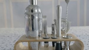 Ready stock - Cocktail Bamboo Stand Set Stainless Steel Shaker Mixer Jigger Ice Tong Pourer Bar Set 350ml/ 550ml/750ml