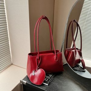 กระเป๋าสะพายข้างทรงสี่เหลี่ยมกลมหนังวัวน้ำมันแวววาวสไตล์ย้อนยุคฤดูใบไม้ร่วงและฤดูหนาว กระเป๋าสะพายข้างใต้วงแขน กระเป๋าใส่ของข้างเดียว กระเป๋าใส่ของแบบมีซิป