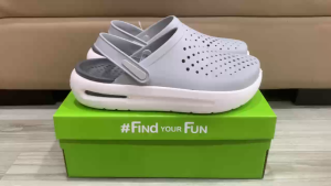 Giày sục crocs chuẩn xịn chống hôi chân nhựa tế bào êm mềm bền đi mưa lội nước đi biển literide inmotion clog màu ghi