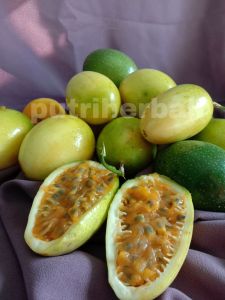 BUAH MARKISA HUTAN ATAU SAPROLA ASAM MANIS 1 KG