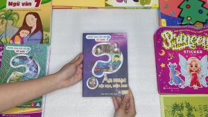 Sách - Mười vạn câu hỏi vì sao Âm nhạc hội họa và điện ảnh