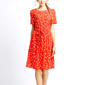 ชุดเดรสยาวลายดอกไม้สีแดงหรูหรา ทรงเอ แขนสั้น คอตั้ง กระโปรงทรงเอ ทรงเข้ารูป สำหรับงานแต่งงาน ฤดูร้อน 2025 ใหม่ล่าสุด