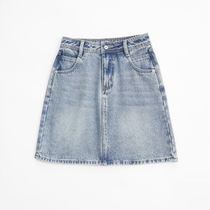 กระโปรงยีนส์สีน้ำเงิน ทรงเอ ทรงหลวม สำหรับผู้หญิง วัย 25-29 ปี ฤดูร้อน 2023 กระโปรงสั้นทรงเอเอวกลางสีพื้น