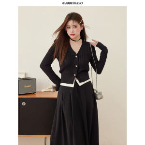 Bộ Áo Cardigan và Chân Váy Dài Tay Cổ V Màu Đen