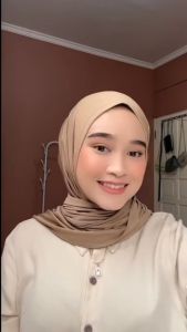 Hijab Segitiga Instan Jersey Premium Jilbab Segi Empat Instan Jersey Kerudung Segitiga Krudung Polos