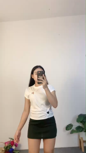 ชุดเซ็ตสาวหวาน เสื้อยืดแขนสั้น + กระโปรงเอวสูง สไตล์ลุคฮอต