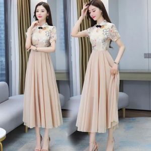 Simple Chinese Style Dress & Retro Flowers: A Gentle Temperament