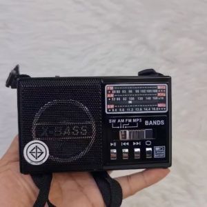 วิทยุพกพา ฟังได้ทั้ง FM/AM/SW เล่นUSBได้/SD/MP-3 มีไฟฉายในตัว มีช่องต่อAUX รุ่น 001-2