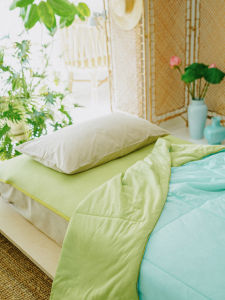 CastleGarden Lightweight Energy-Saving Double-Sided Cool Feeling Air Conditioning Quilt Machine Washable Bedding Cooling Mat