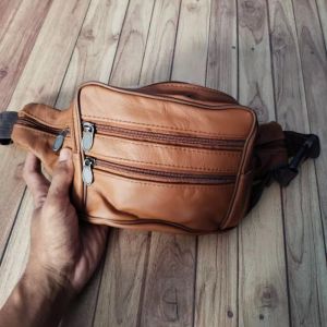 Tas pinggang dengan bahan kulit berkualitas  Banyak ruang Tas Selempang Pria Full Kulit