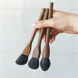 Extra Soft Handmade Series Walnut Wood Makeup Brush Highlighting Contouring Powder Blush Diffusing Long Handle Beauty Tool