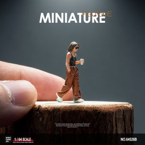Miniature Model Doll for Sandbox Scenes Collection Photography Desk Ornament 1/64 Scale