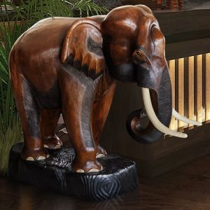 ช้างไม้แกะสลัก ช้างประดับหน้าประตูทางเข้าสไตล์เอเชียตะวันออกเฉียงใต้ของประดับร้านค้าไม้เนื้อแข็ง ประติมากรรมตกแต่งช้างไม้แกะสลัก