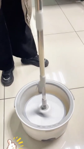 ไม้ถูพื้น 3 in1 พร้อมถังแยกน้ำ ถังแยกน้ำสะอาด-น้ำเสีย หมุนสะอาดไม่ต้องใช้มือ ทนทานสุด ลดแรง ลดการปวดหลัง ไม้ถูพื้น360องศา ทำความสะอาดเร็ว3เท่า