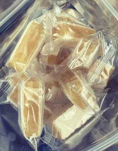 Kẹo Mãng Cầu Dừa Non Bánh Tráng - Túi Zip 500g - Đặc Sản Bến Tre