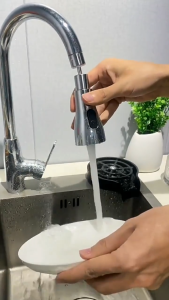 Head Keran Air Multifungsi Kepala Saringan Kran Tarik 360° Material Kuningan Tahan Karat Untuk Cuci Piring Sayuran