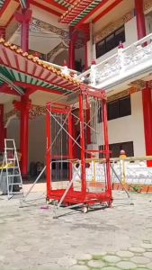 แท่นยกนั่งร้านไฟฟ้า ลิฟท์พับรีโมทคอนโทรลอัตโนมัติ Electric lifting scaffolding รับน้ําหนักได้ 500 กก