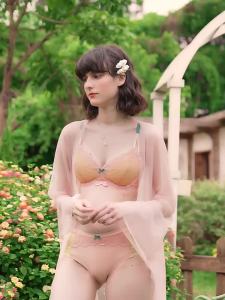 Non-Empty Triangular Cup Back Beauty Bra