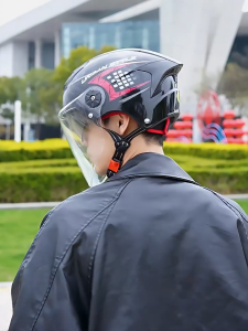 【ของแท้】หมวกกันน็อก หมวกกันน็อคมอเตอร์ไซค์ 3C+TIS วัสดุทนทาน ป้องกันรังสียูวี หมวกครึ่งใบ ระบายอากาศดี ฟรีแผ่นกันฝุ่น!หมวกครึ่งใบกัน UV เบาสบาย สำหรับทุกคน