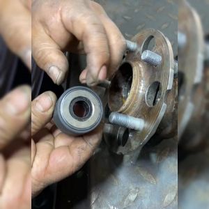 ตัวอัดน็อตล้อ เครื่องติดตั้งกระดุมล้อรถ ชุดติดตั้งสตั๊ดล้อ เครื่องมือซ่อมรถยนต์ ติดตั้งตัวแกนล้อ ใช้กับรถเก๋ง รถกะบะ สินค้าพร้อมส่ง