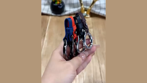 Keychain Luxury Titanium Alloy Cowhide Leather Car Key Holder Portable Waist Belt Buckle Small Key Rings Simplicity Rotatable Key Fob Key Ring Clip for Men Women Business Household Universal Anti Loss Creative Pendant High End Personalized Car Moto Gift