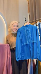 TRIANA BLOUSE LAYER DEPAN: Atasan Wanita yang Nyaman & Modern