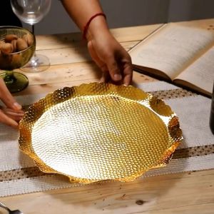 บ้านย้อนยุค ไม่สม่ำเสมอ ถาดโลหะห้องนั่งเล่นโต๊ะกาแฟรอบติ่มซำ ถาดน้ำชาผลไม้สร้างสรรค์ซูชิจาน จานดีบุกถวายสังฆทานถวายเทพเจ้า