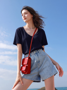 Basic House | Tencel Linen Thin V-Neck Short Sleeve T-Shirt