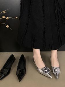 รองเท้าส้นสูงหนังนิ่มทรงหัวแหลมแบบสวมสบายสำหรับผู้หญิง รองเท้าส้นเตี้ยทรงหัวแหลมสำหรับใส่ไปทำงานในชีวิตประจำวัน