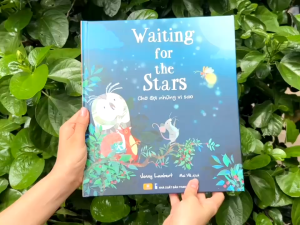 Sách - Waiting For The Stars - Chờ đợi những vì sao - ndbooks