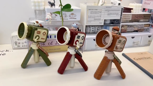 Quạt Điện Bàn YANPAI2025 Hình dạng máy ảnh Quạt cầm tay  dung lượng pin lớn dùng được lâu3 Tốc Độ Gió Cổng Sạc USB