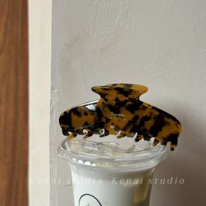 Large Size Acetate Hair Claw Leopard Print Shark Fin Style Old Money Back of Head Bun Clip Fashionable Hair Accessories